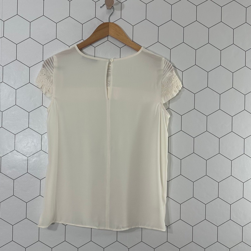 LOFT Ann Taylor Ivory Lace Yoke Ruffle Blouse Short Sleeve XSP Petites - Picture 3 of 7